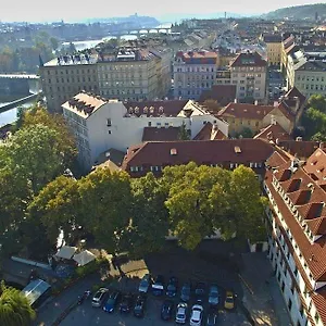 Pytloun Old Armoury Szálloda Prága