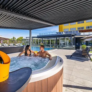 Aura Design & Garden Pool Szálloda Prága